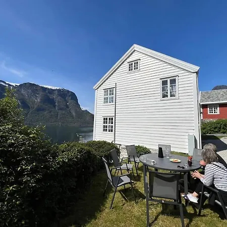 Nyrestaurert Hus Fra 1700-tallet 度假居