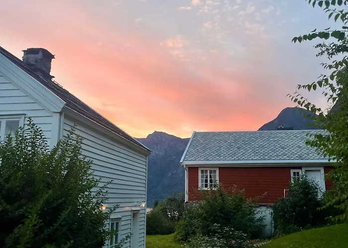 Nyrestaurert Hus Fra 1700-tallet 度假居
