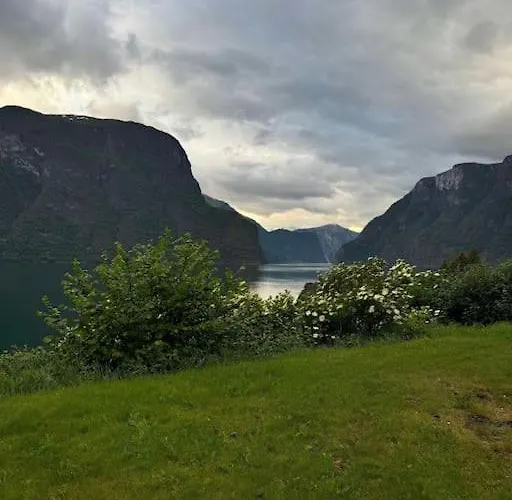 Nyrestaurert Hus Fra 1700-tallet Holiday home Bjørgo