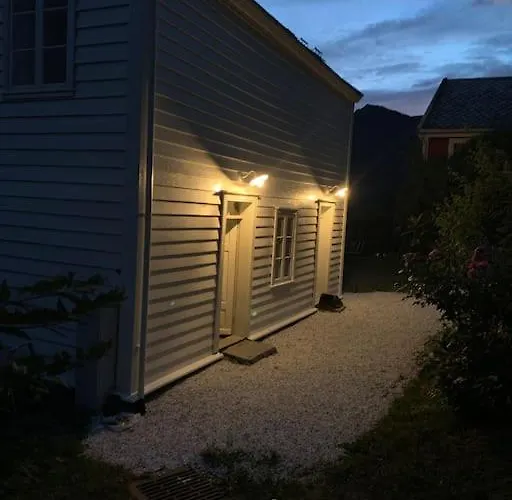 Holiday home Nyrestaurert Hus Fra 1700-tallet Bjørgo