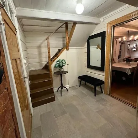 Semesterbostad Nyrestaurert Hus Fra 1700-tallet *